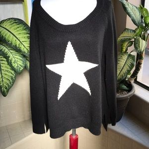 Bisou Bisou black sweater with cream sparkle star